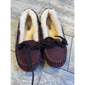 UGG Australia‎ Dakota Loafers Slip On Shoes size 5 Style 5466 Moccasins Slippers